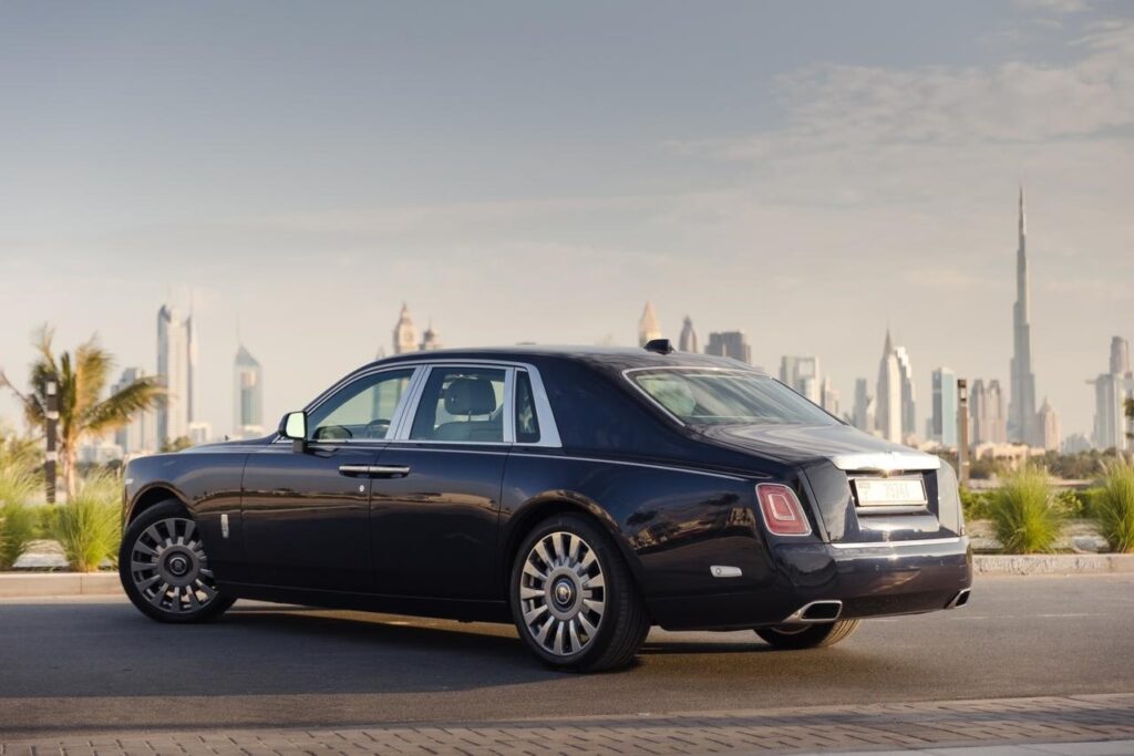 IP limousine Dubai with professional chauffeur